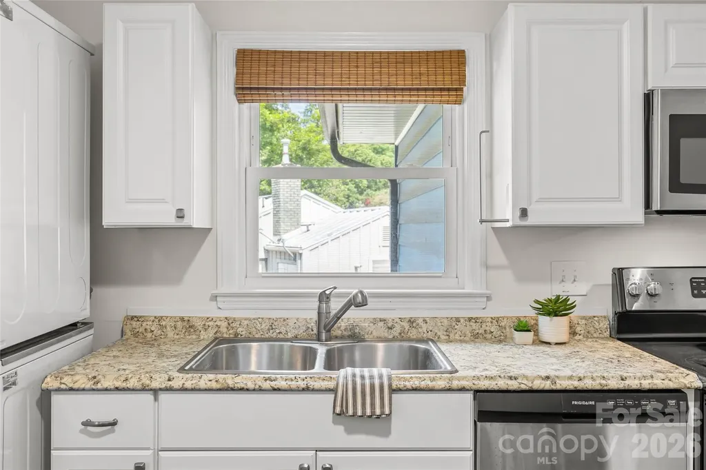 3443 Airlie Street Charlotte NC 28205