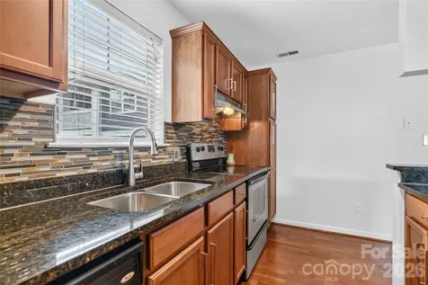 417 Olmsted Park Place Charlotte NC 28203