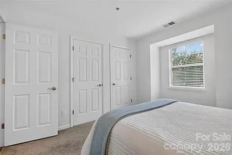417 Olmsted Park Place Charlotte NC 28203