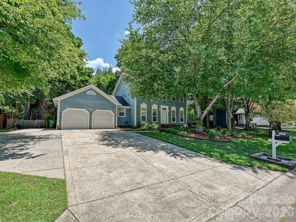 13518 Krislyn Woods Place Charlotte NC 28278