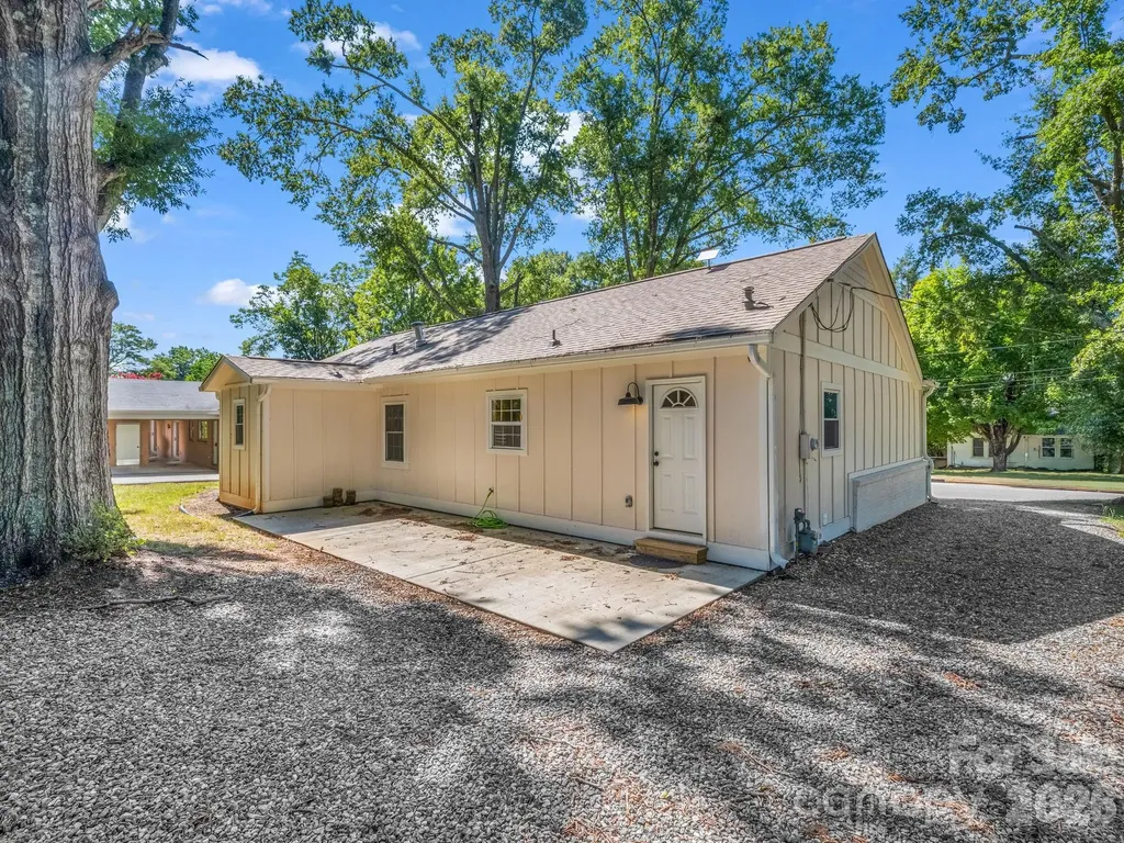 319 Arlington Street Forest City NC 28048