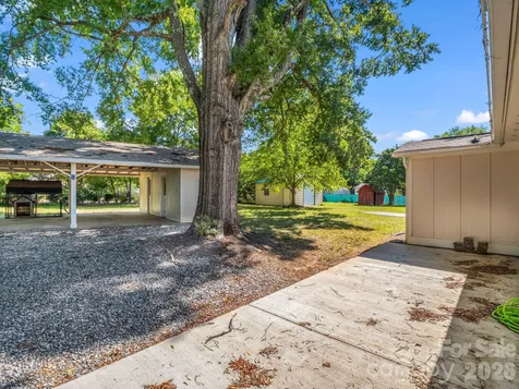 319 Arlington Street Forest City NC 28048