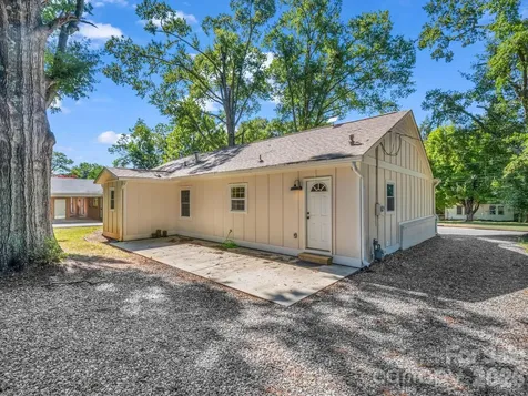 319 Arlington Street Forest City NC 28048