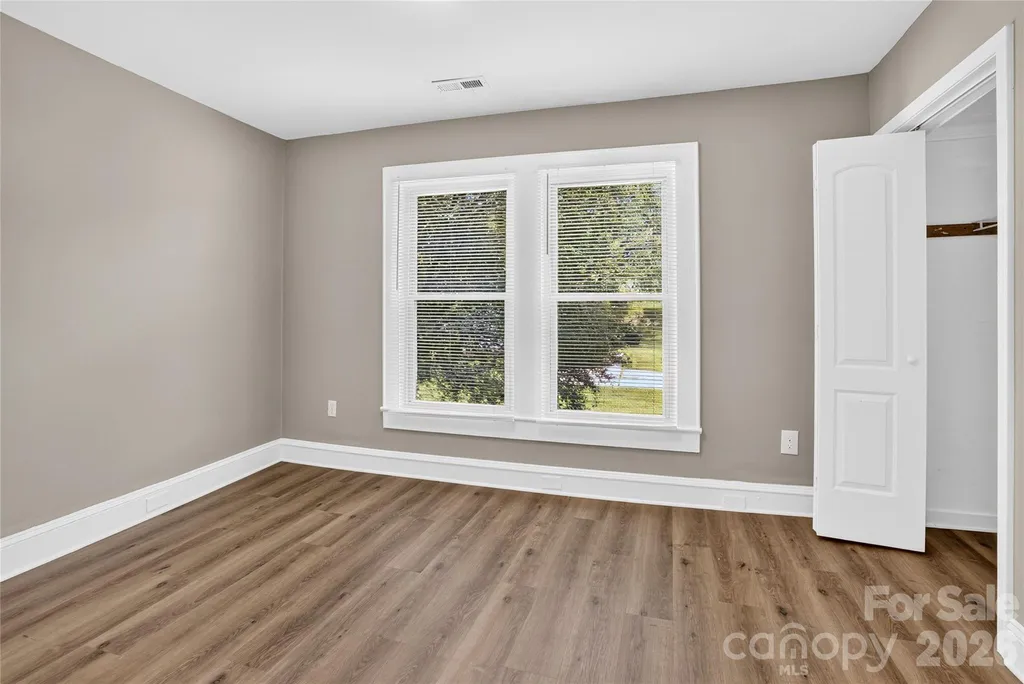 384 Grace Avenue NW Concord NC 28027