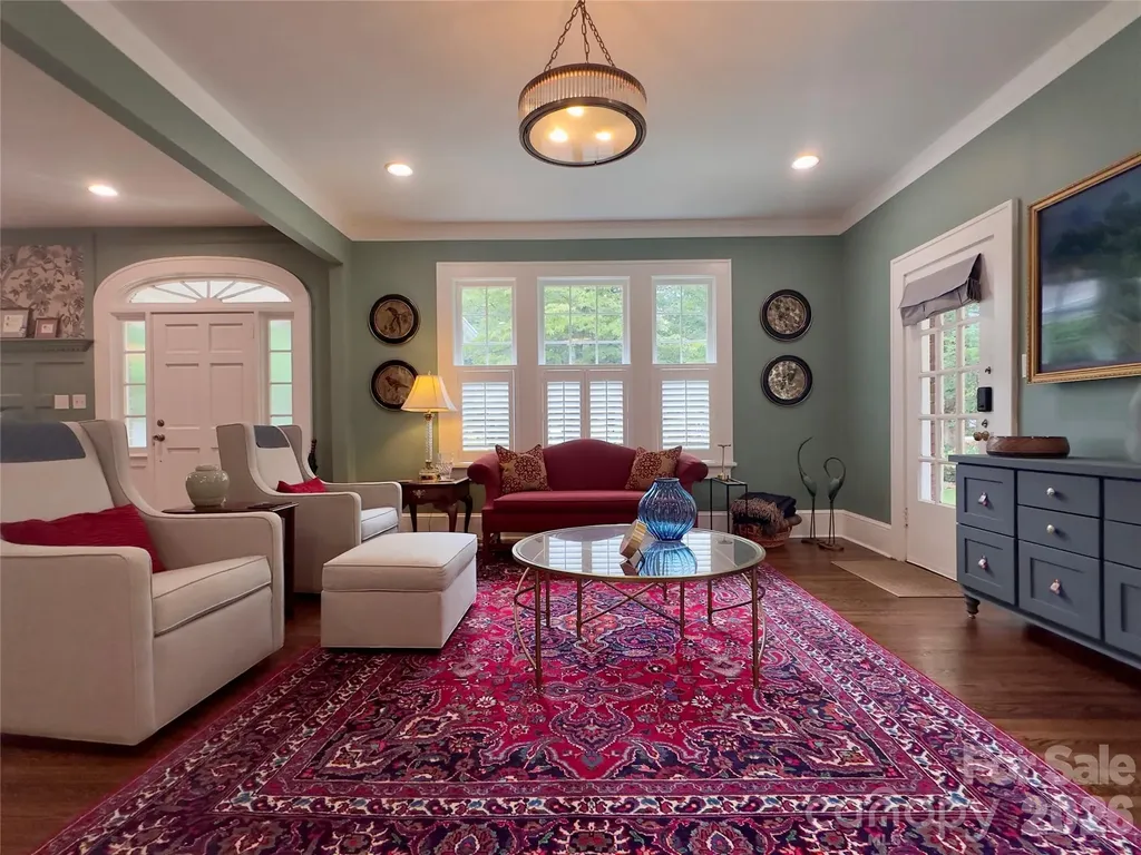 2021 Dilworth Road W Charlotte NC 28203