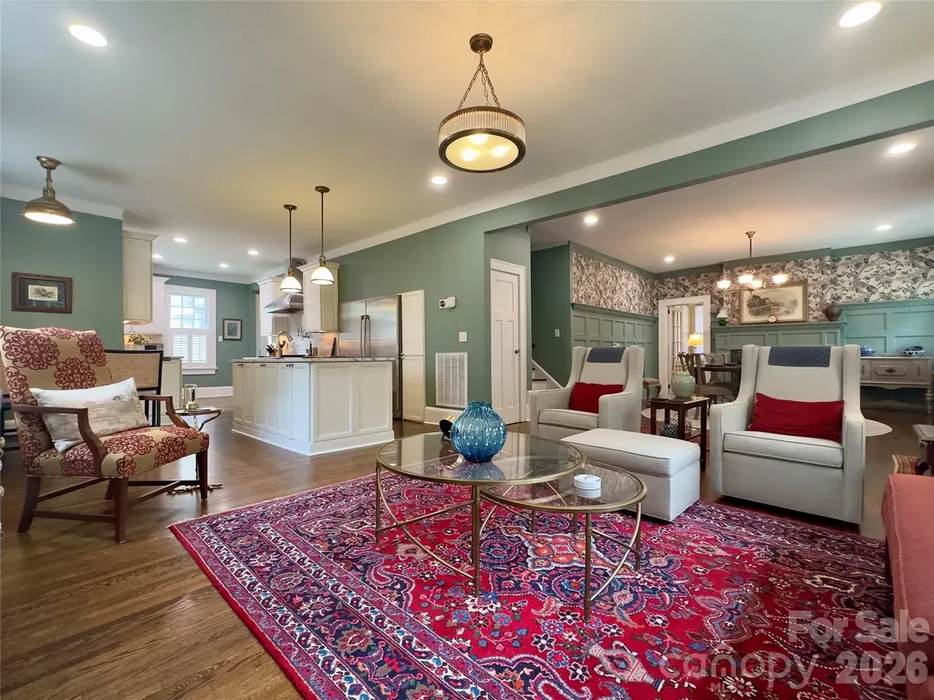 2021 Dilworth Road W Charlotte NC 28203