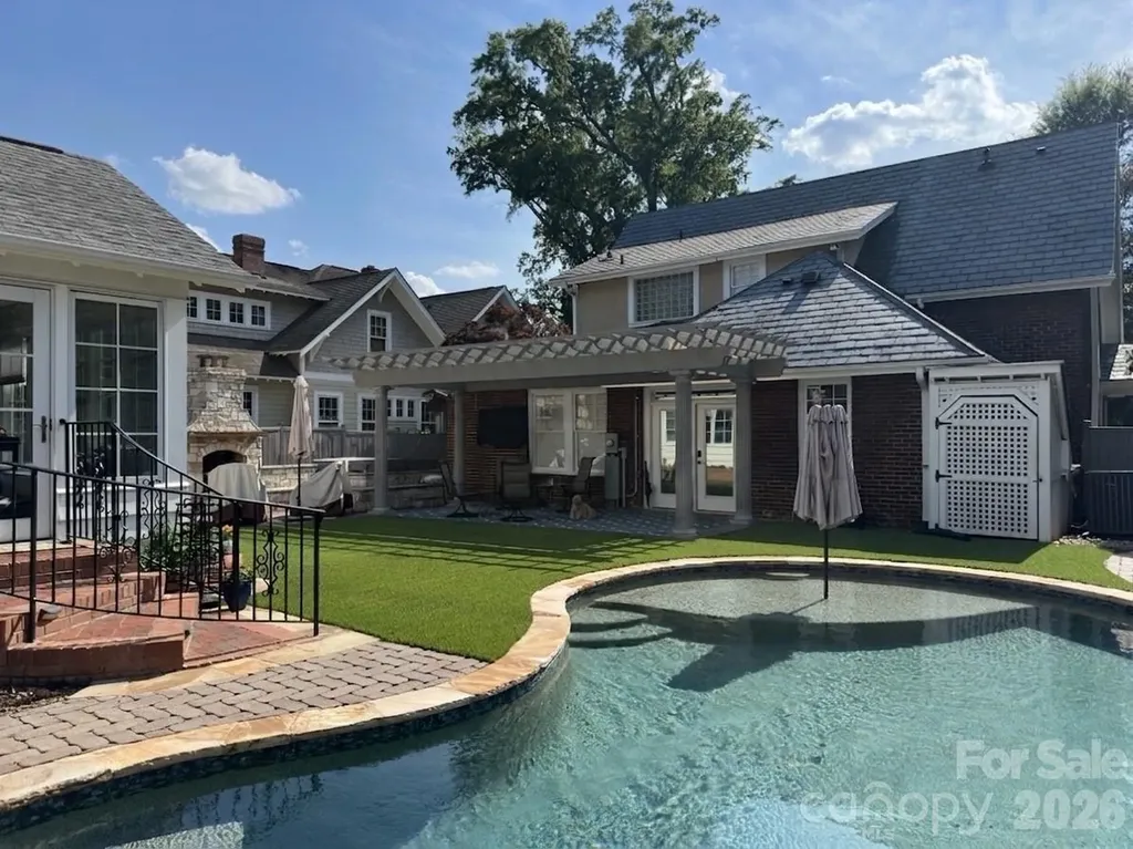 2021 Dilworth Road W Charlotte NC 28203