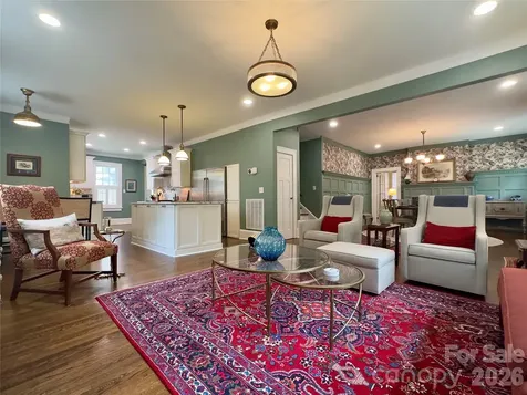 2021 Dilworth Road W Charlotte NC 28203