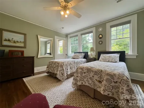 2021 Dilworth Road W Charlotte NC 28203