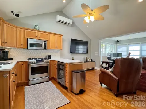 2021 Dilworth Road W Charlotte NC 28203