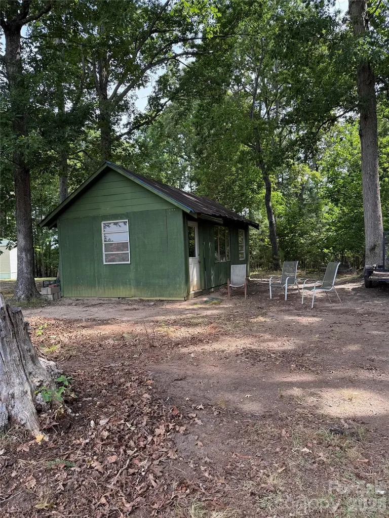 556 Gilbert Road Columbus NC 28722