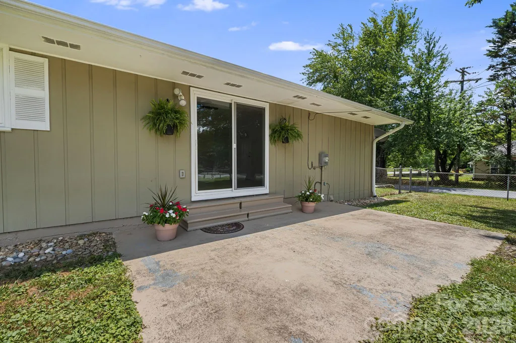 490 Ecusta Road Brevard NC 28712