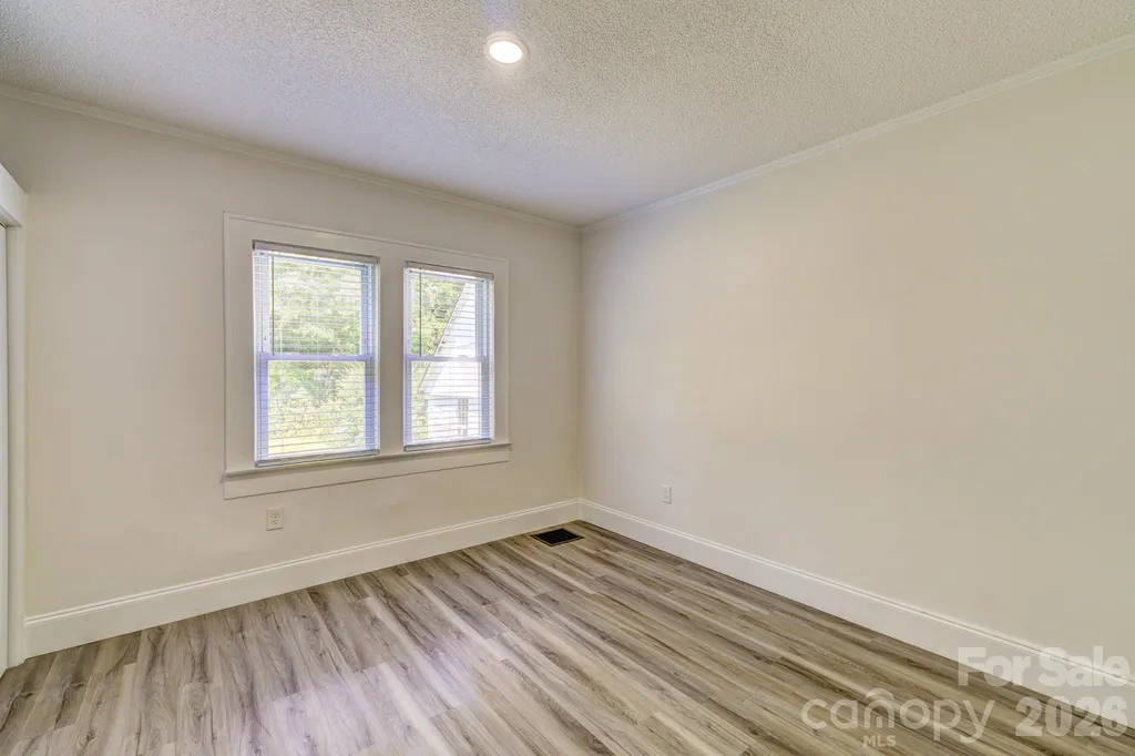 507 S Elm Street Cherryville NC 28021
