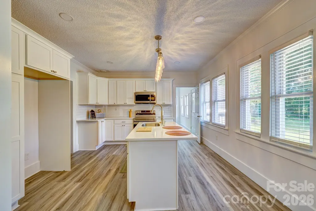 507 S Elm Street Cherryville NC 28021