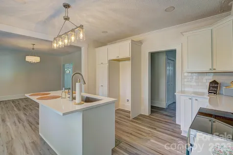 507 S Elm Street Cherryville NC 28021