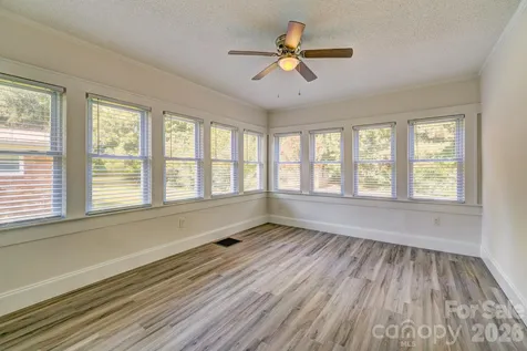 507 S Elm Street Cherryville NC 28021