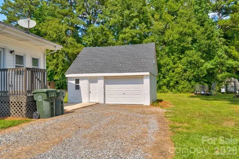 507 S Elm Street Cherryville NC 28021