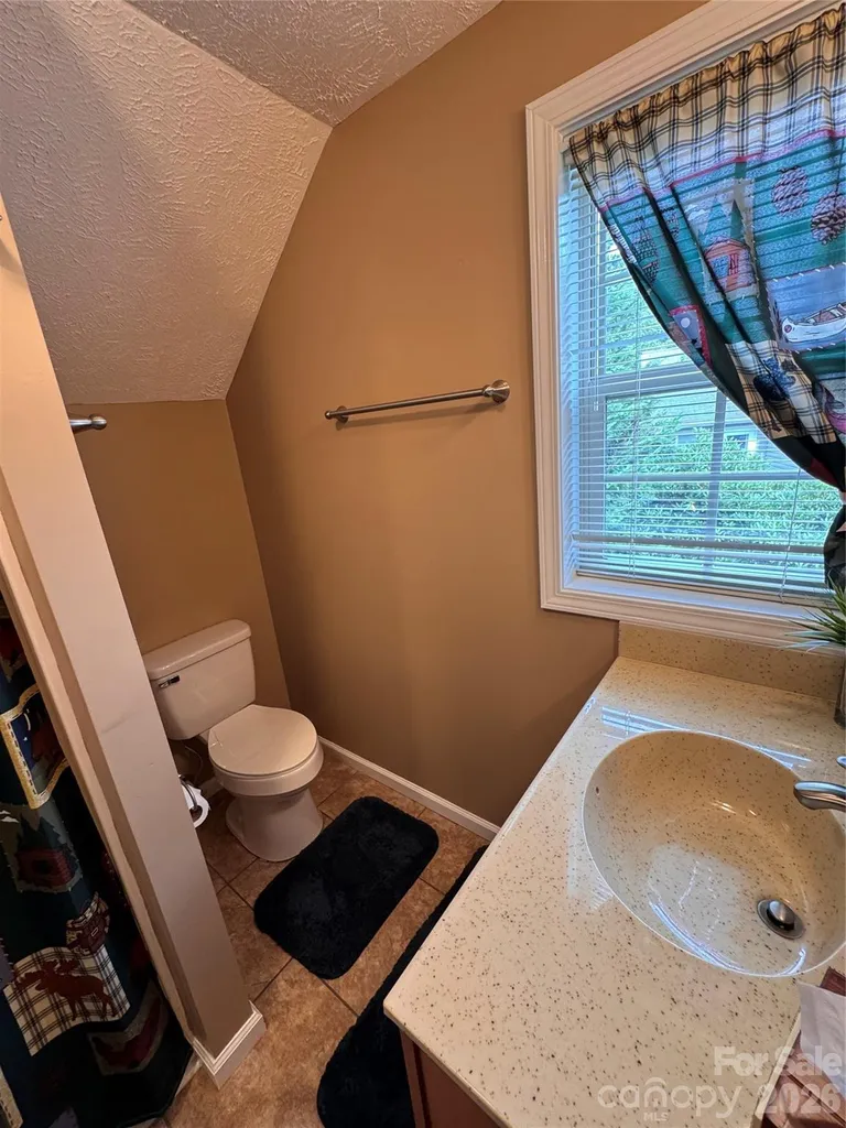 25 Elderberry Loop Newland NC 28657