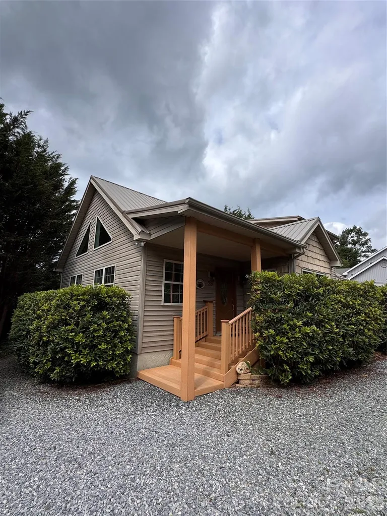 25 Elderberry Loop Newland NC 28657