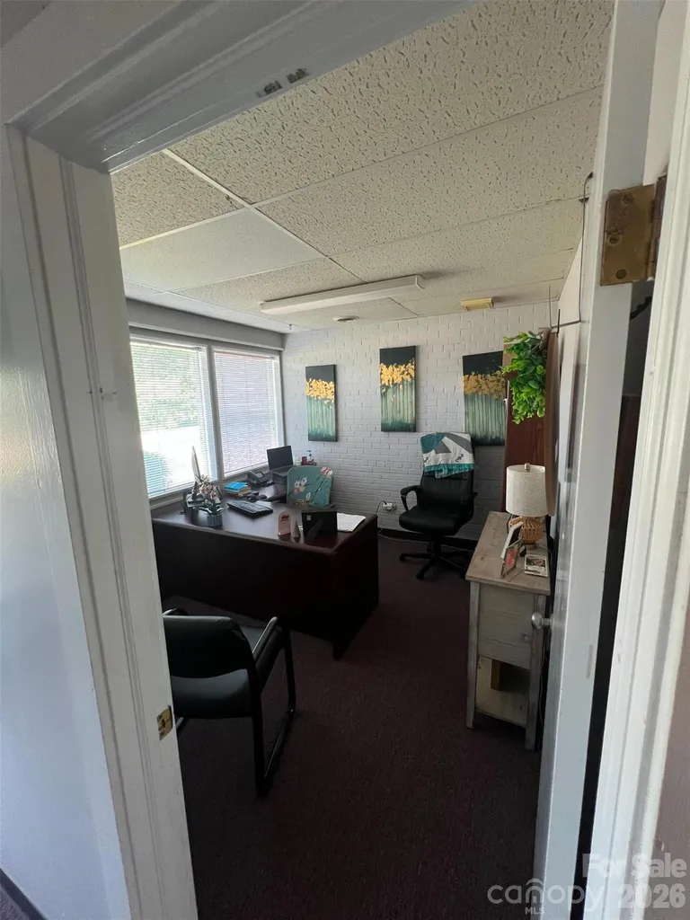 320 E Lee Avenue Yadkinville NC 27055