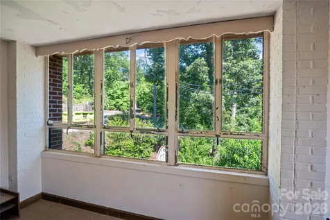 330 Carolina Drive Tryon NC 28782