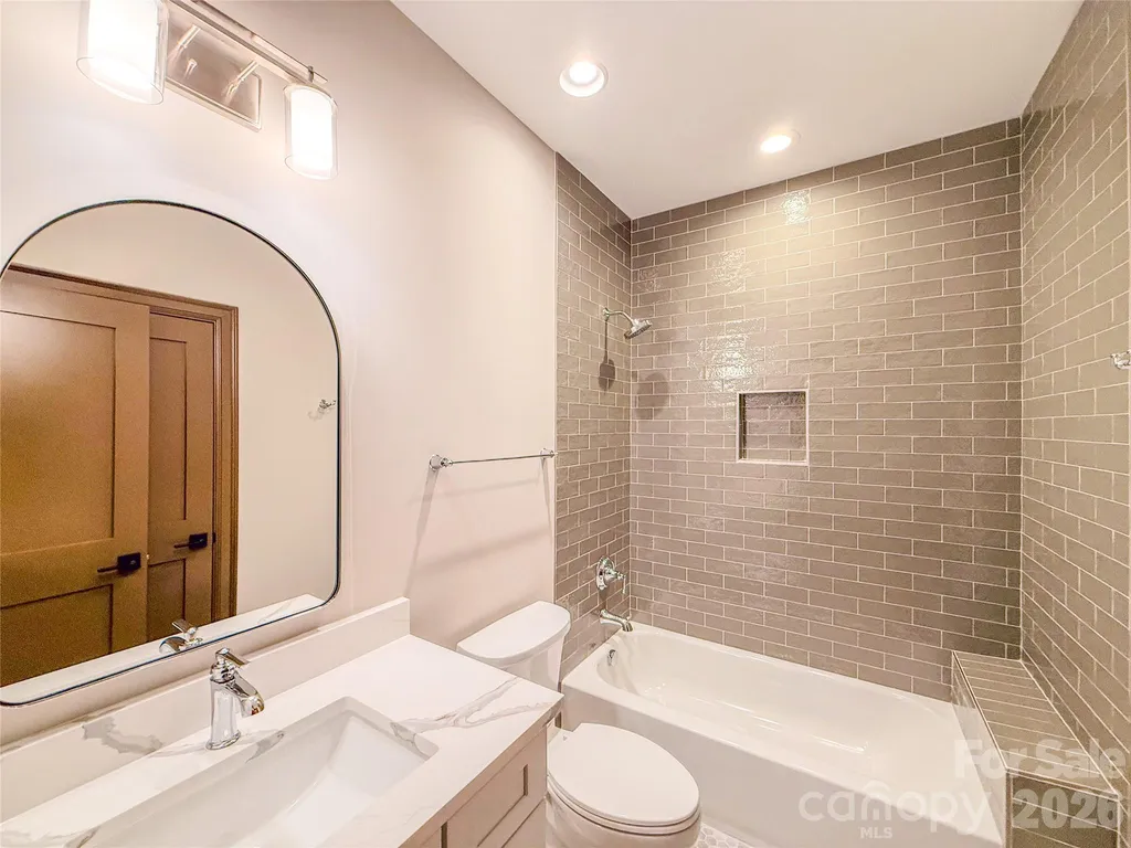 4828 Walker Road Charlotte NC 28211