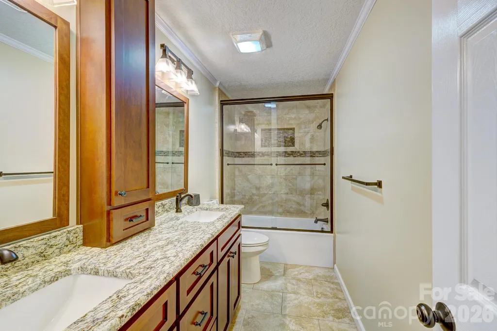 1014 Ranbar Street Cherryville NC 28021