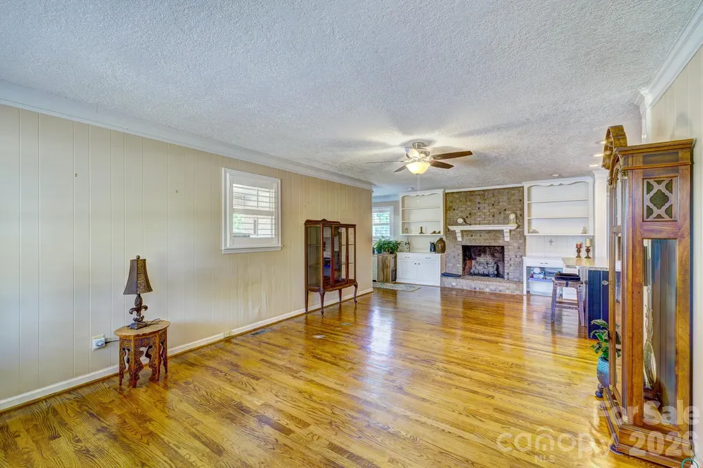 1014 Ranbar Street Cherryville NC 28021