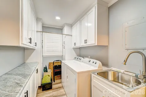 1014 Ranbar Street Cherryville NC 28021