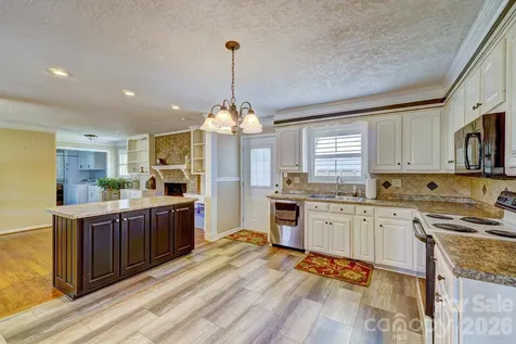 1014 Ranbar Street Cherryville NC 28021