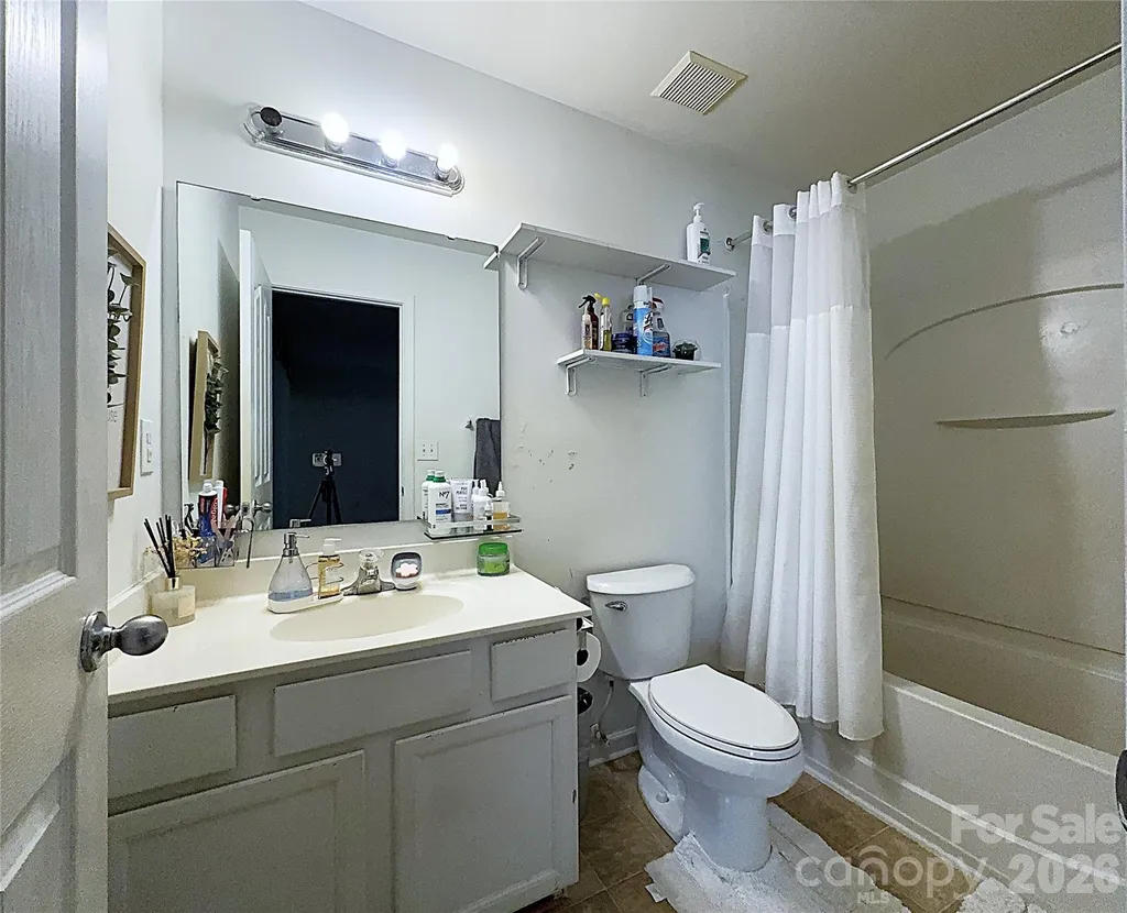 8703 Earthenware Drive Charlotte NC 28269
