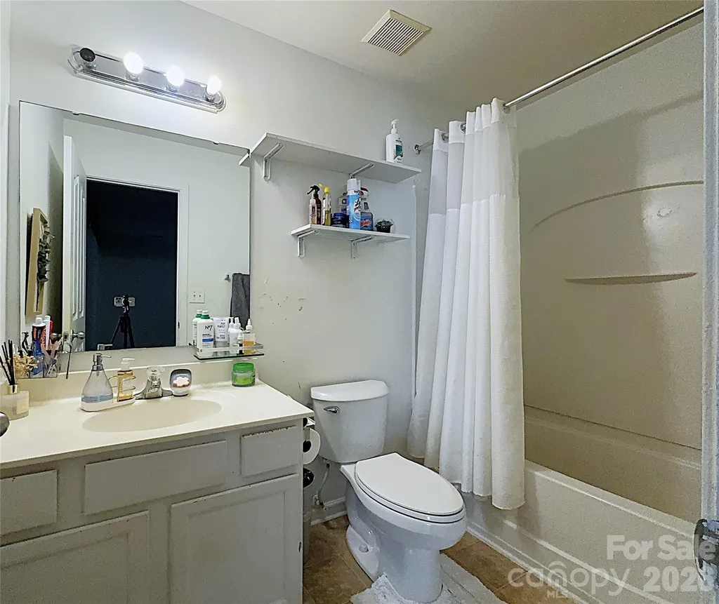 8703 Earthenware Drive Charlotte NC 28269