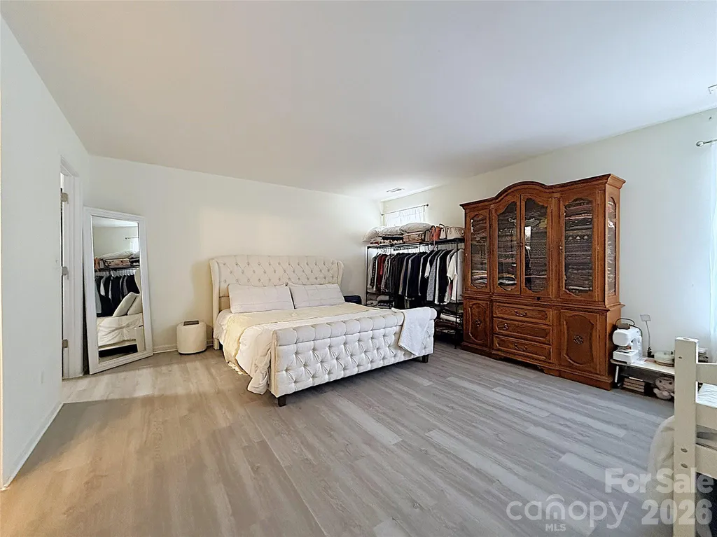 8703 Earthenware Drive Charlotte NC 28269