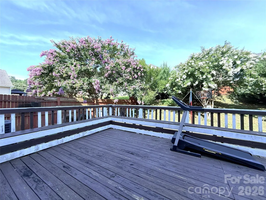 8703 Earthenware Drive Charlotte NC 28269