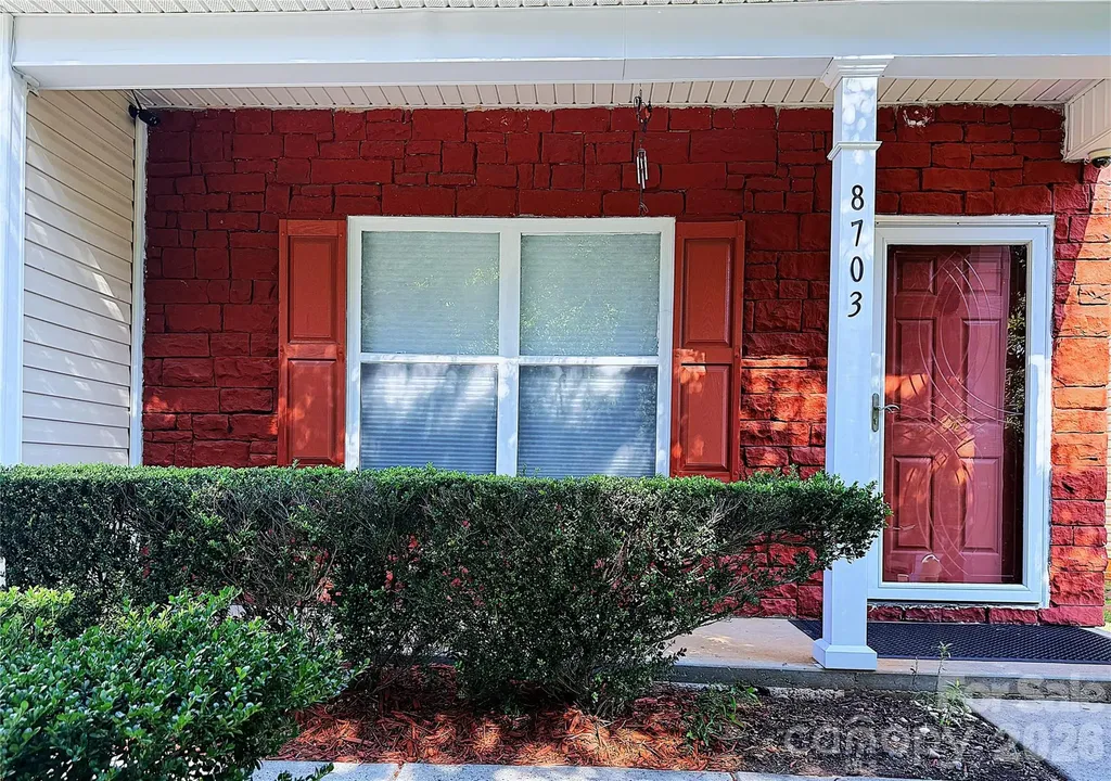 8703 Earthenware Drive Charlotte NC 28269