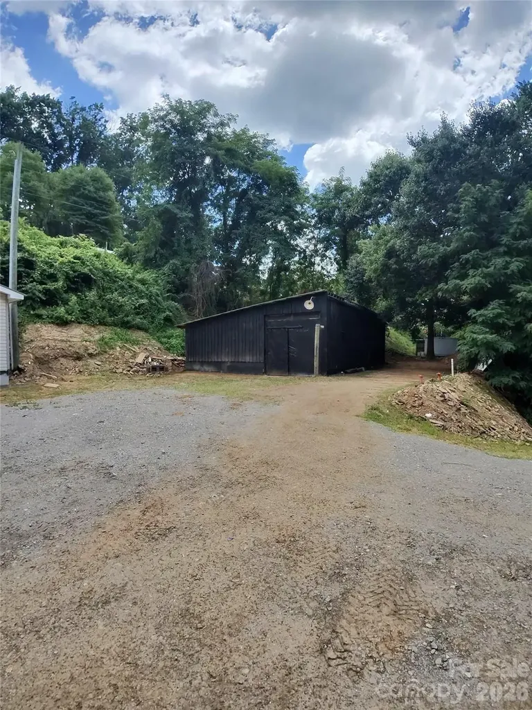 9999 P J Drive Waynesville NC 28786