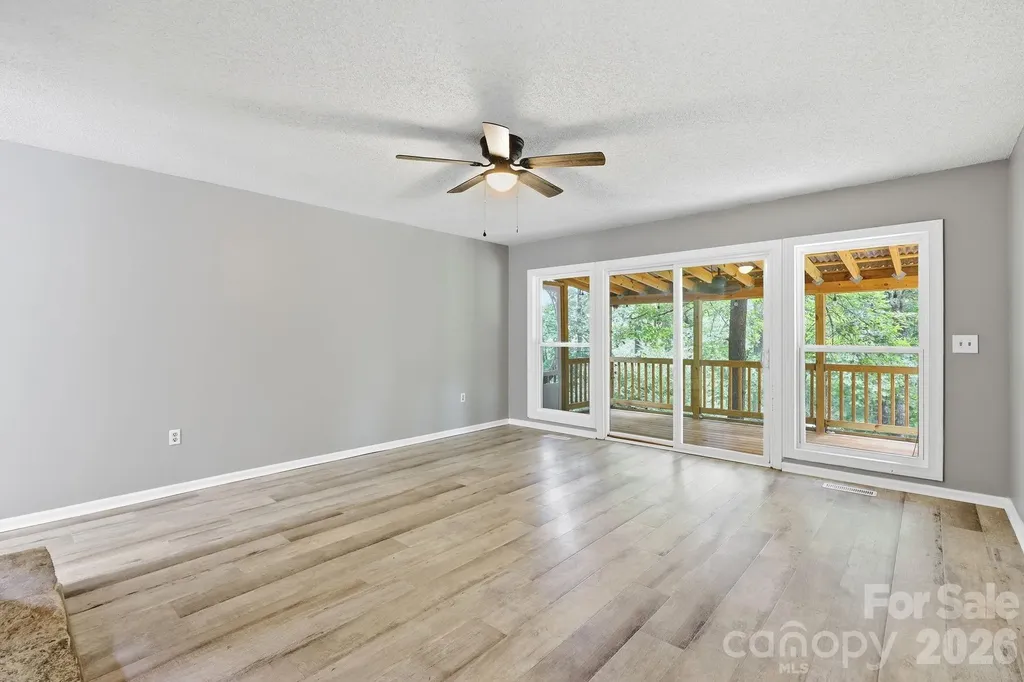 340 Oakwood Lane Columbus NC 28722