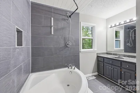 340 Oakwood Lane Columbus NC 28722