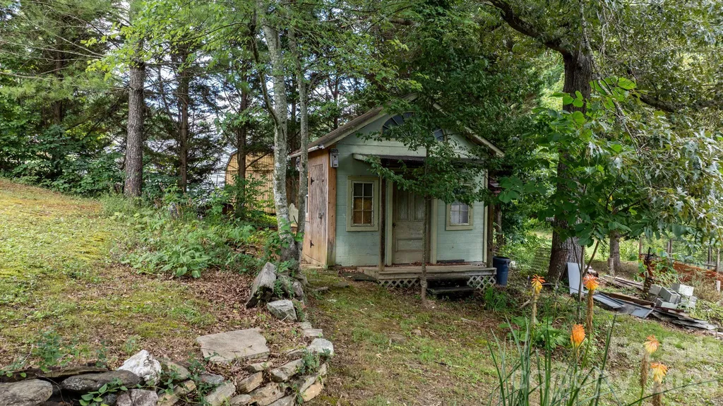 3579 High West Drive Lenoir NC 28645