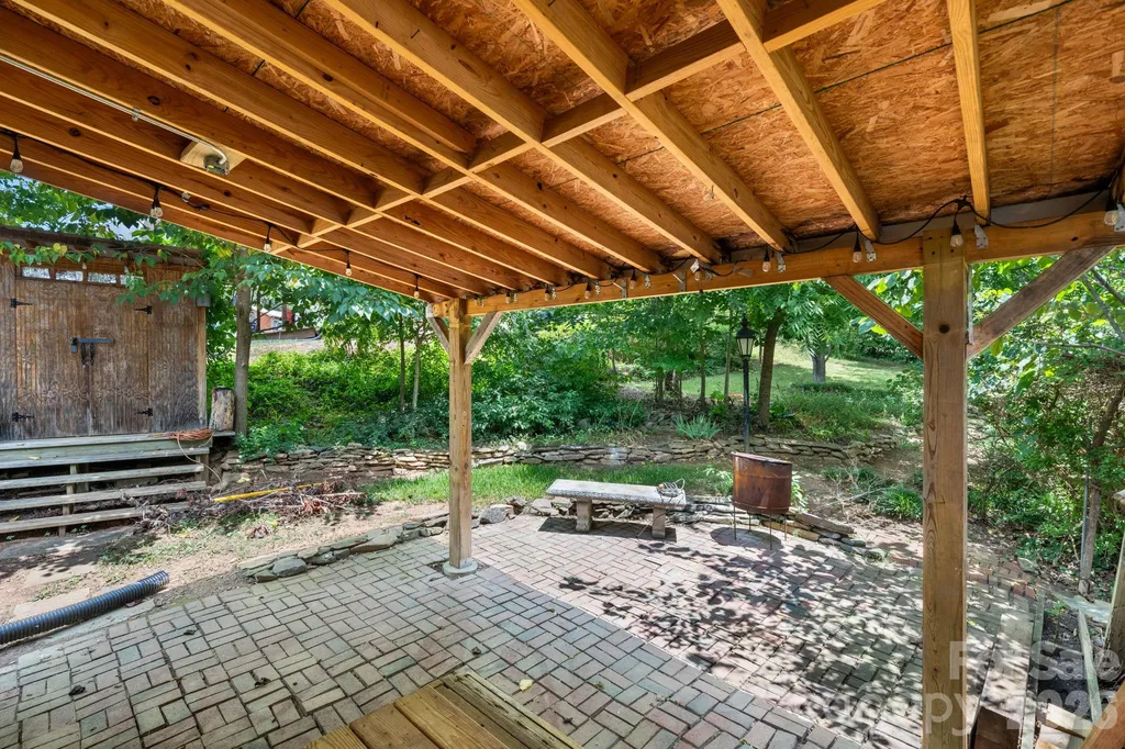 3579 High West Drive Lenoir NC 28645