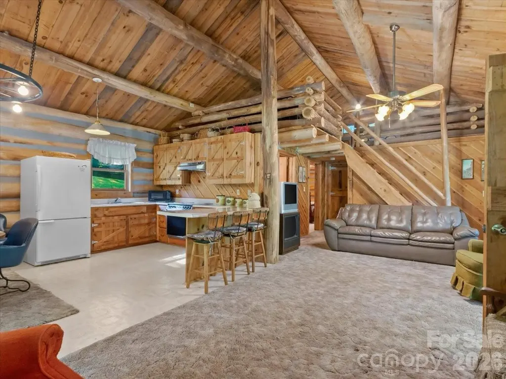 230 Chatter Box Lane Green Mountain NC 28740
