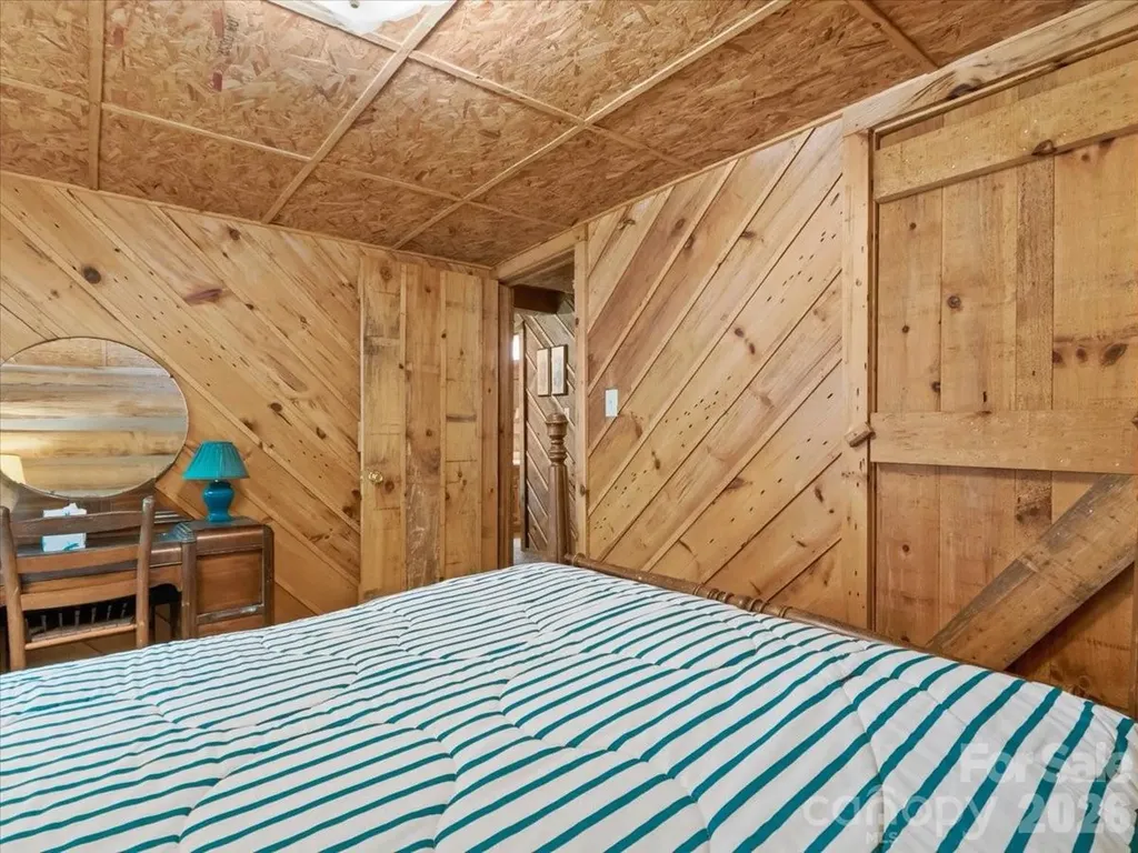 230 Chatter Box Lane Green Mountain NC 28740
