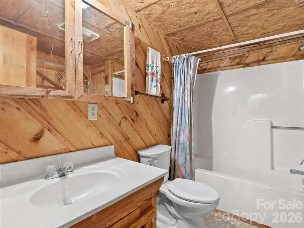 230 Chatter Box Lane Green Mountain NC 28740
