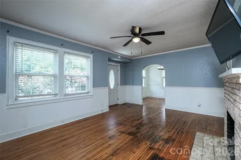 512 W 8th Avenue Gastonia NC 28052