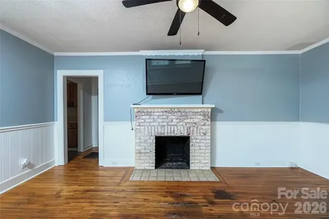 512 W 8th Avenue Gastonia NC 28052