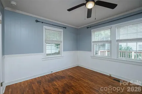 512 W 8th Avenue Gastonia NC 28052