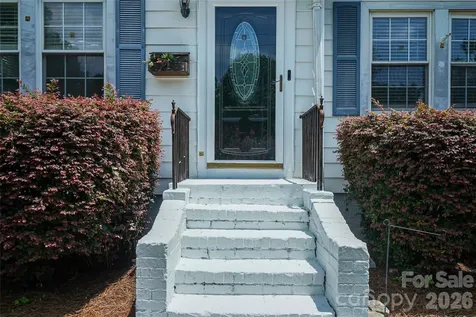 512 W 8th Avenue Gastonia NC 28052