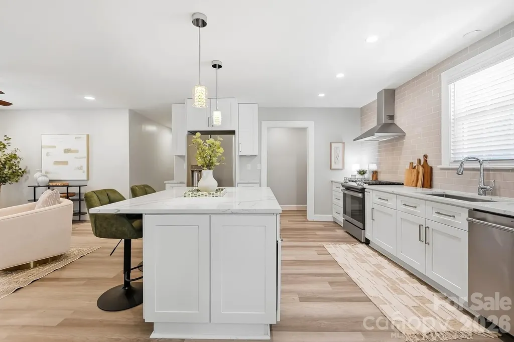 417 Woodvale Place Charlotte NC 28208