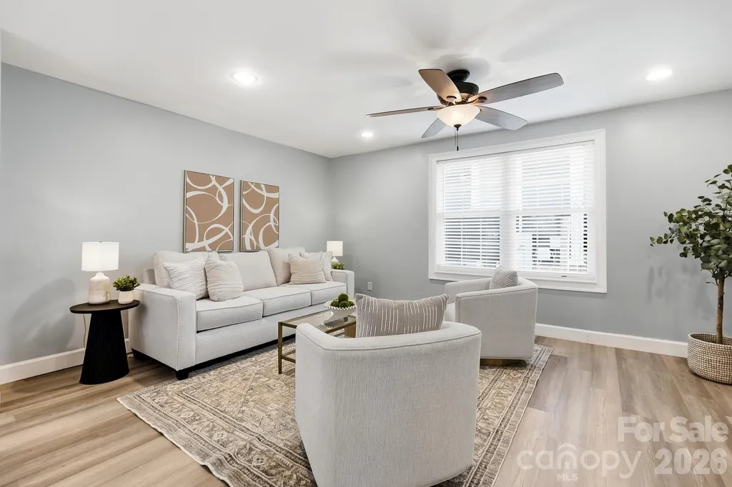 417 Woodvale Place Charlotte NC 28208