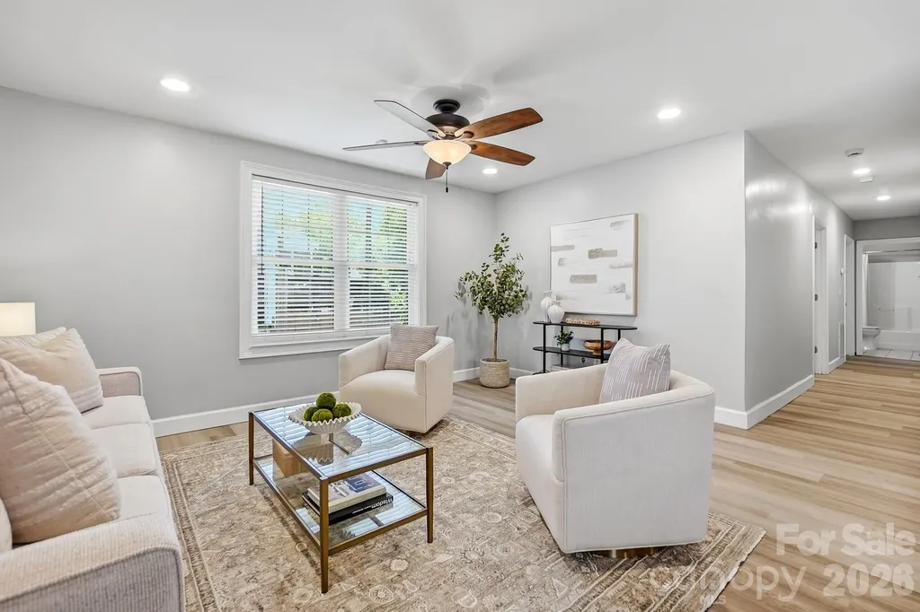 417 Woodvale Place Charlotte NC 28208